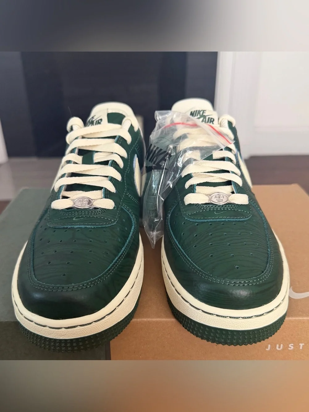 Nike Air Force 1 x LAAMS “Please Post Bills” - Mens Size 6.5 - (IM6604-323)